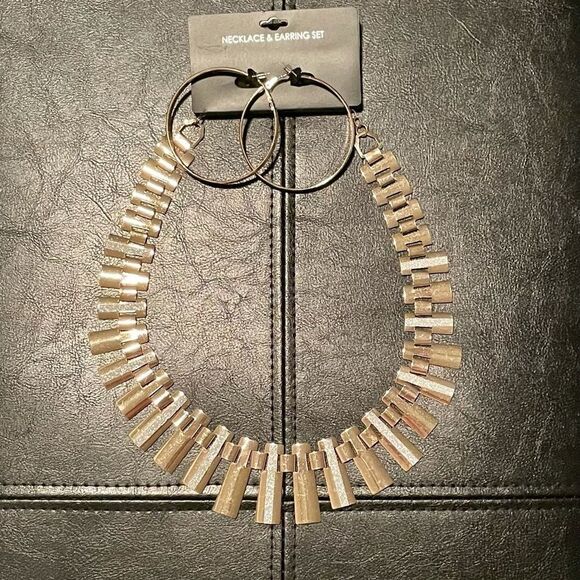 NWT Fashion Necklace & Earrings Set - Picture 1 of 4